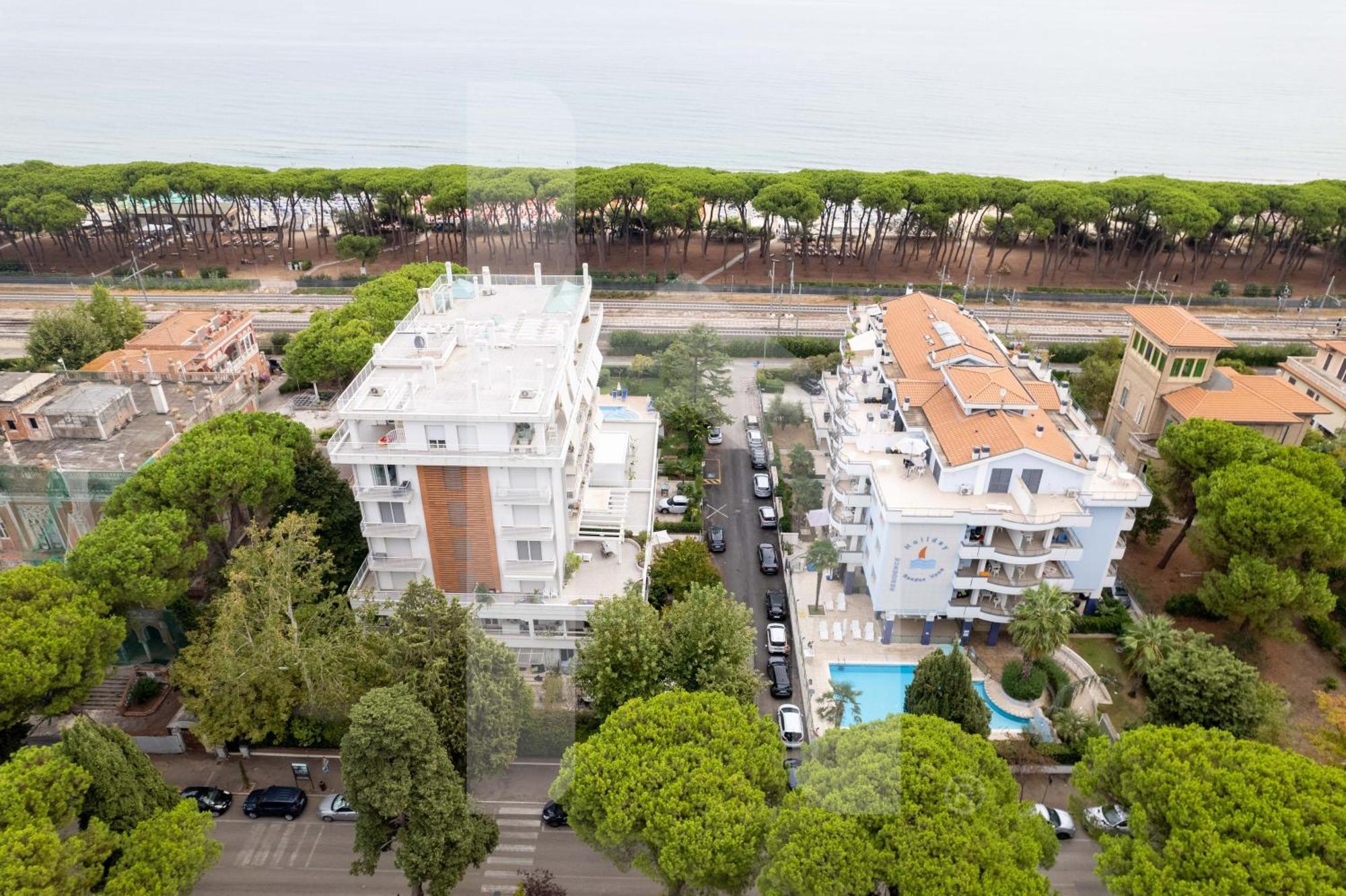Homiday - Residence Prestige Pineto Esterno foto